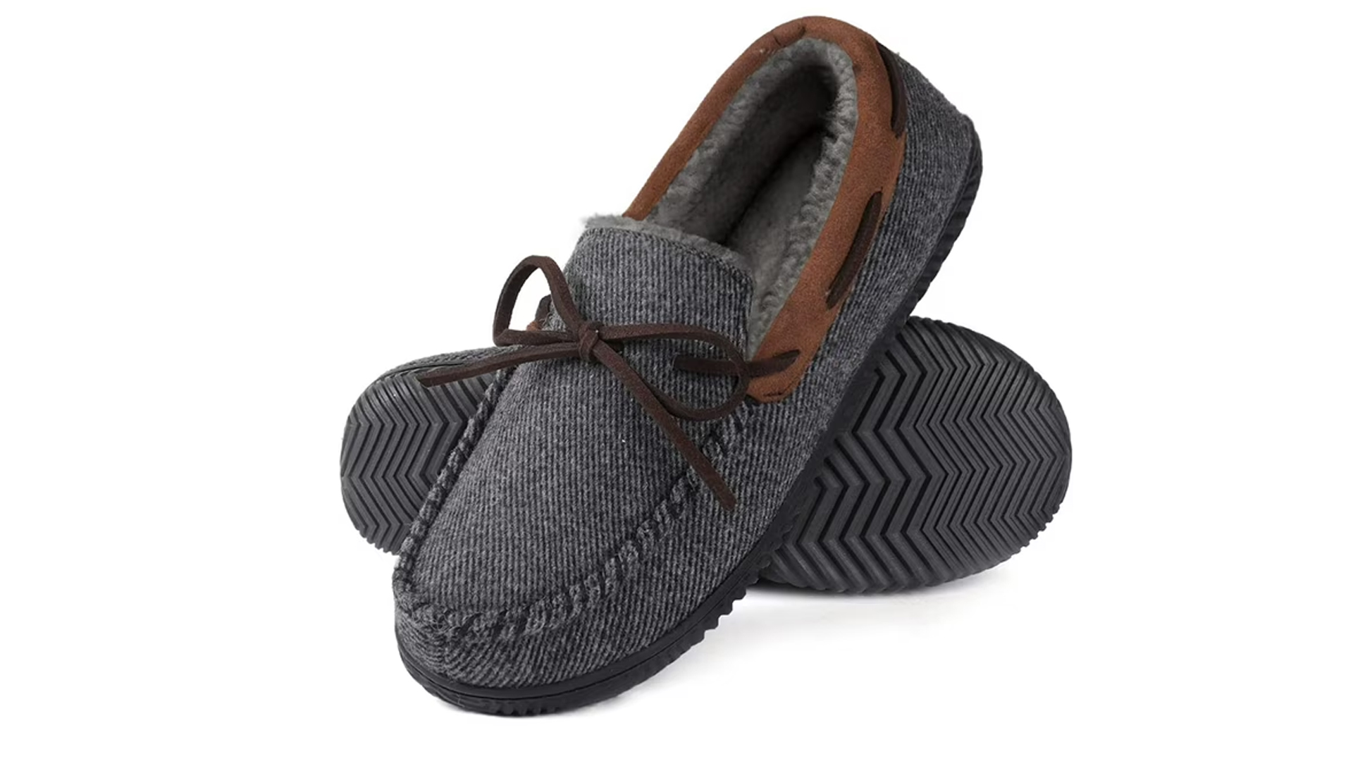 thumbnail video image 2 of RockDove Men's Samuel Sherpa Lined Moccasin Slipper, 2 of 7