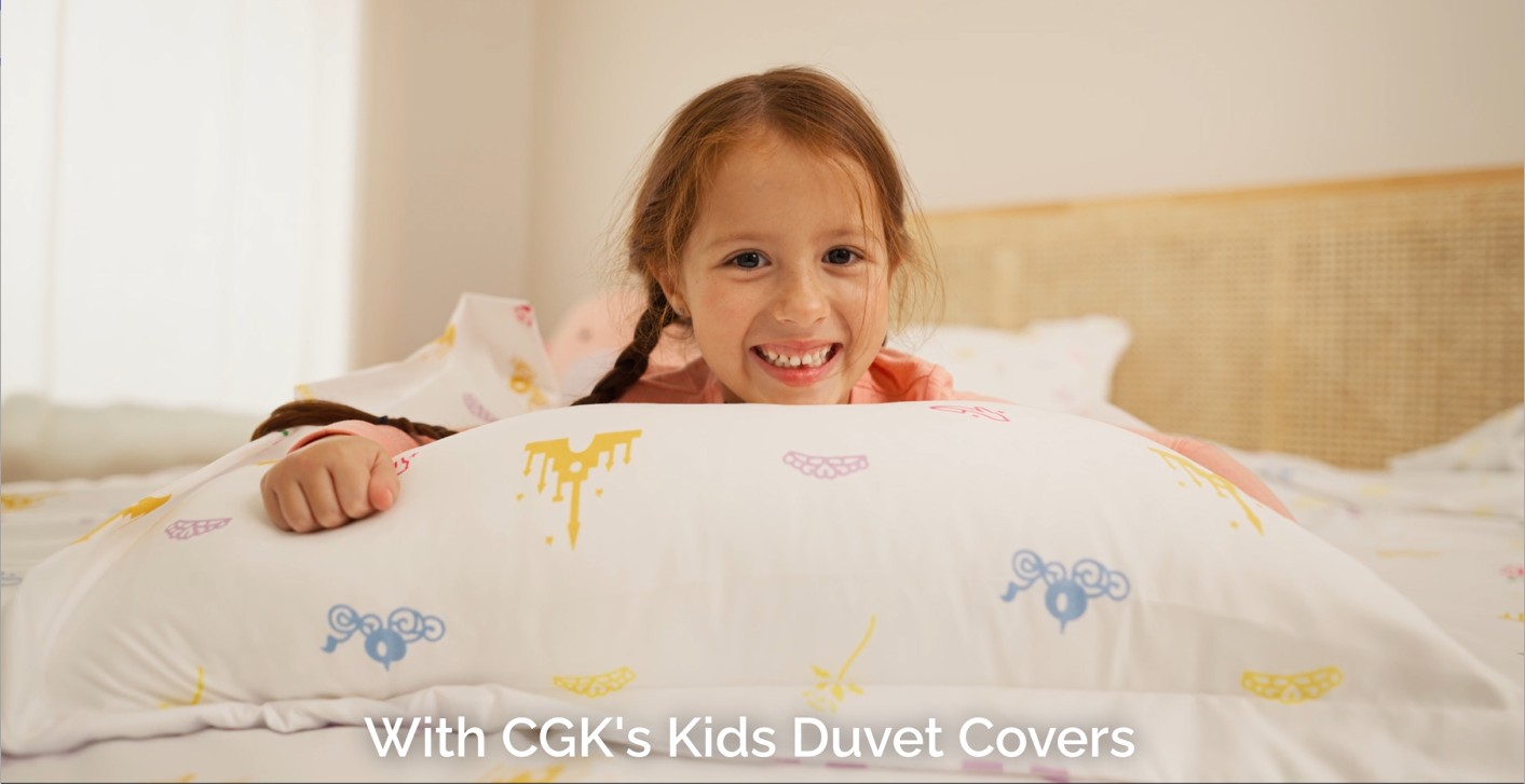 thumbnail video image 2 of CGK Linens Kids Duvet Cover Set with Matching Pillowcases - Full Size, Sea Creatures, 2 of 2