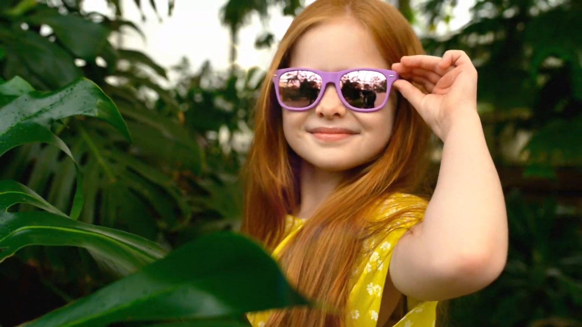 thumbnail video image 2 of Classic Kids Sunglasses for Boys Girls Age 3-12 Shatterproof UV400 Toddler Children Sun Glasses, 2 of 6