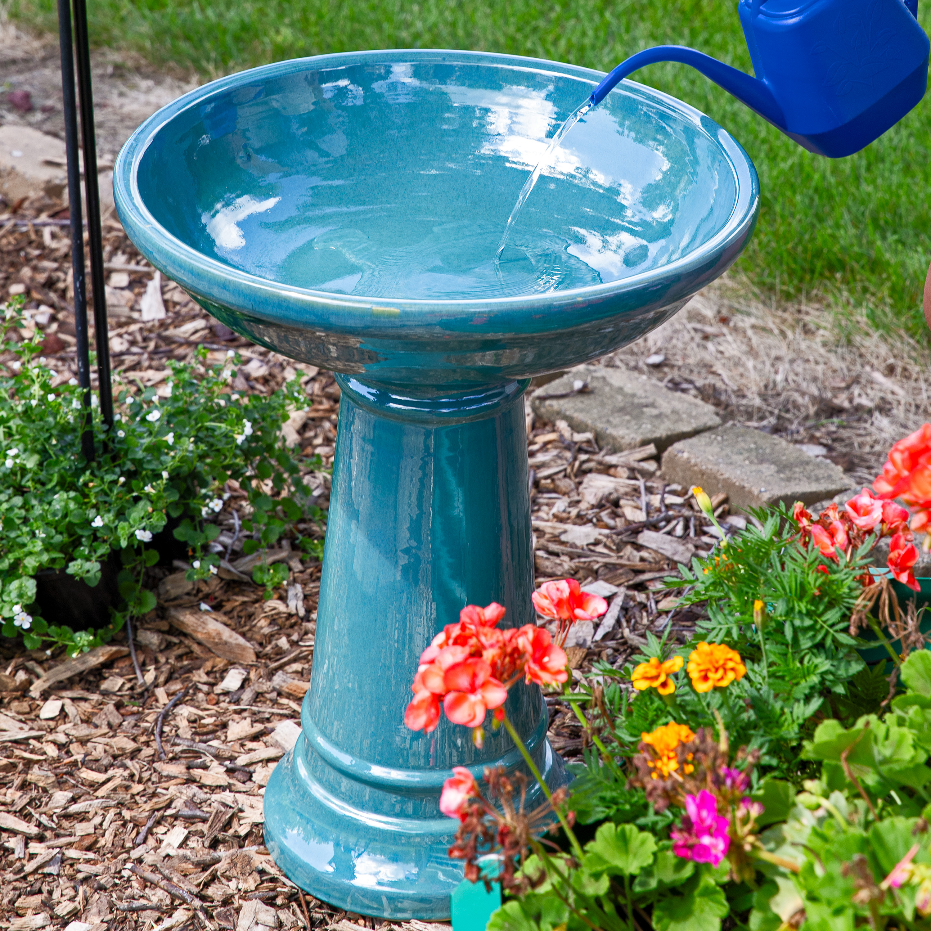 thumbnail video image 2 of Sunnydaze Calais Freestanding Ceramic Pedestal Bird Bath, 2 of 12