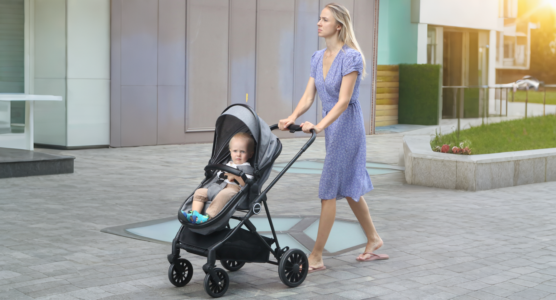 thumbnail video image 2 of Cochildor Lite 2.0 Bassinet Mode 3-Position Reversible Lightweight Stroller with UPF 50+ Canopy, Grey, 2 of 9