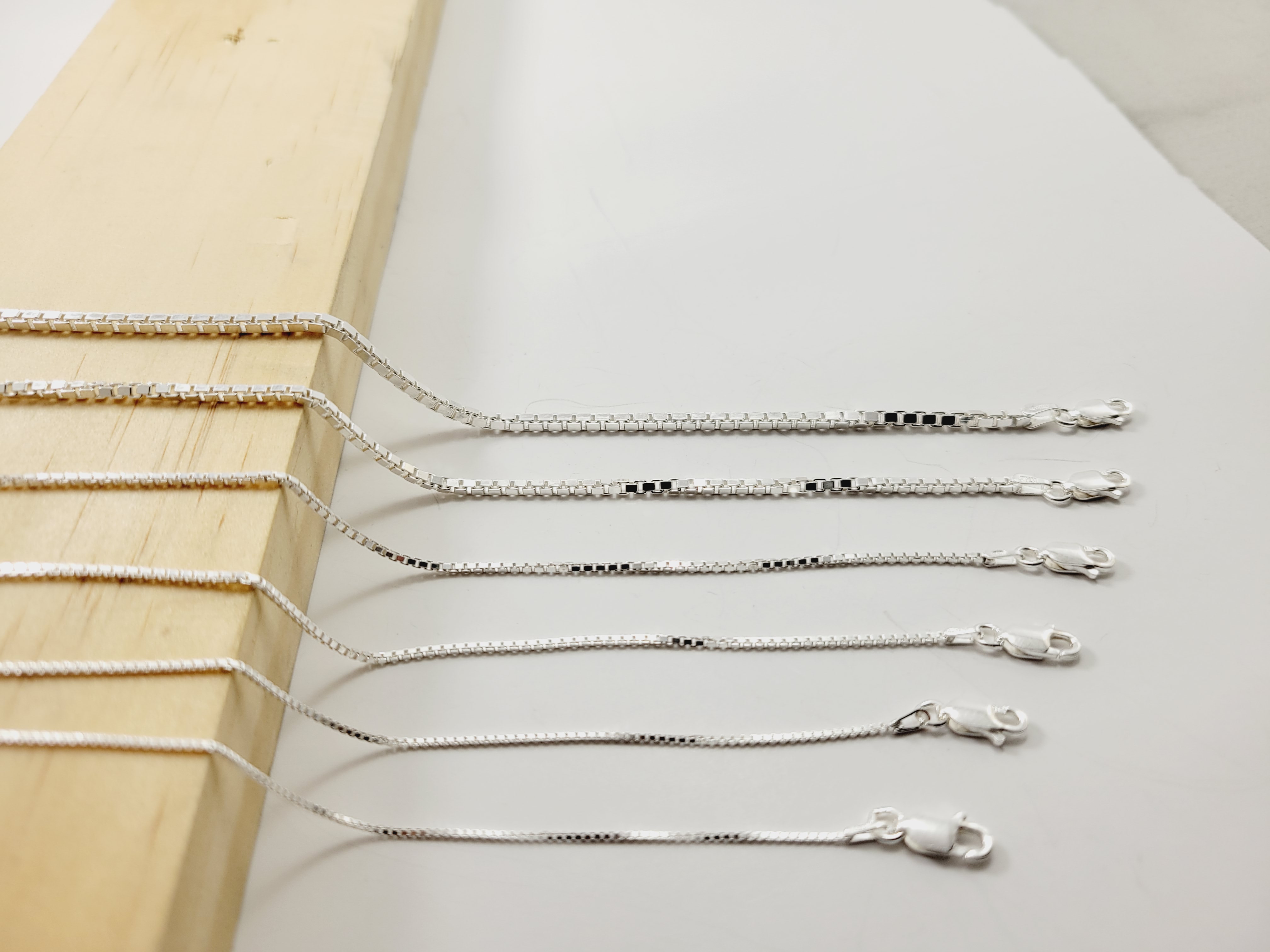 thumbnail video image 2 of 925 Sterling Silver Box Chain Diamond Cut Chain Necklace 19 Gauge/1mm Italy Jargod, 2 of 2