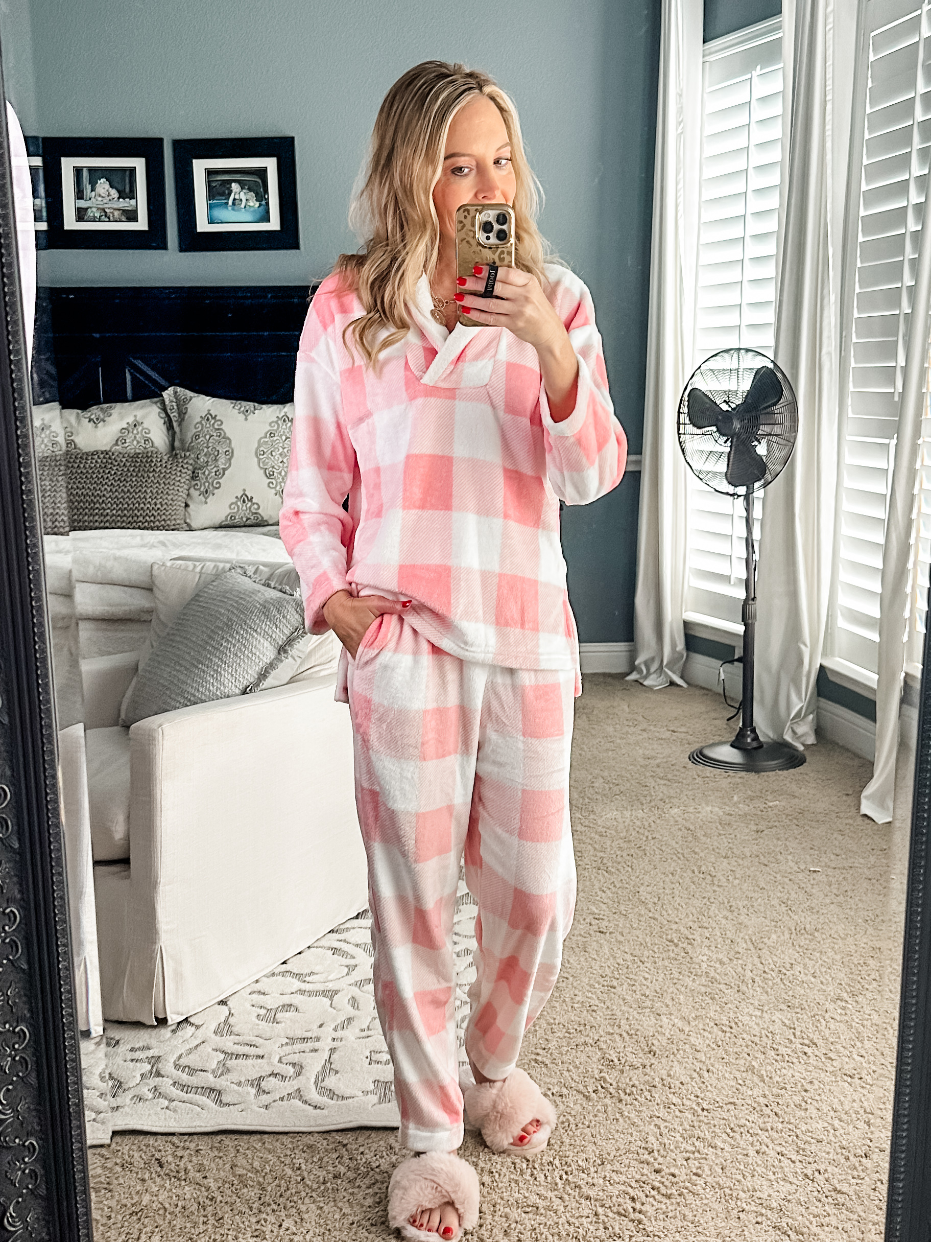 thumbnail video image 2 of MINTREUS Women's Fluffy Pajamas Set Coral Fleece Pullover Pants Plush Sleepwear 2 Piece Pjs Set Warm Loungewear, 2 of 8
