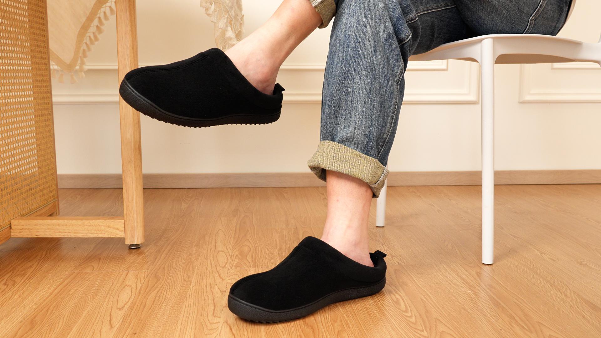 thumbnail video image 2 of HomeTop Men's Coral Fleece Comfort Slip On Slippers Closed Toe House Shoes, 2 of 9
