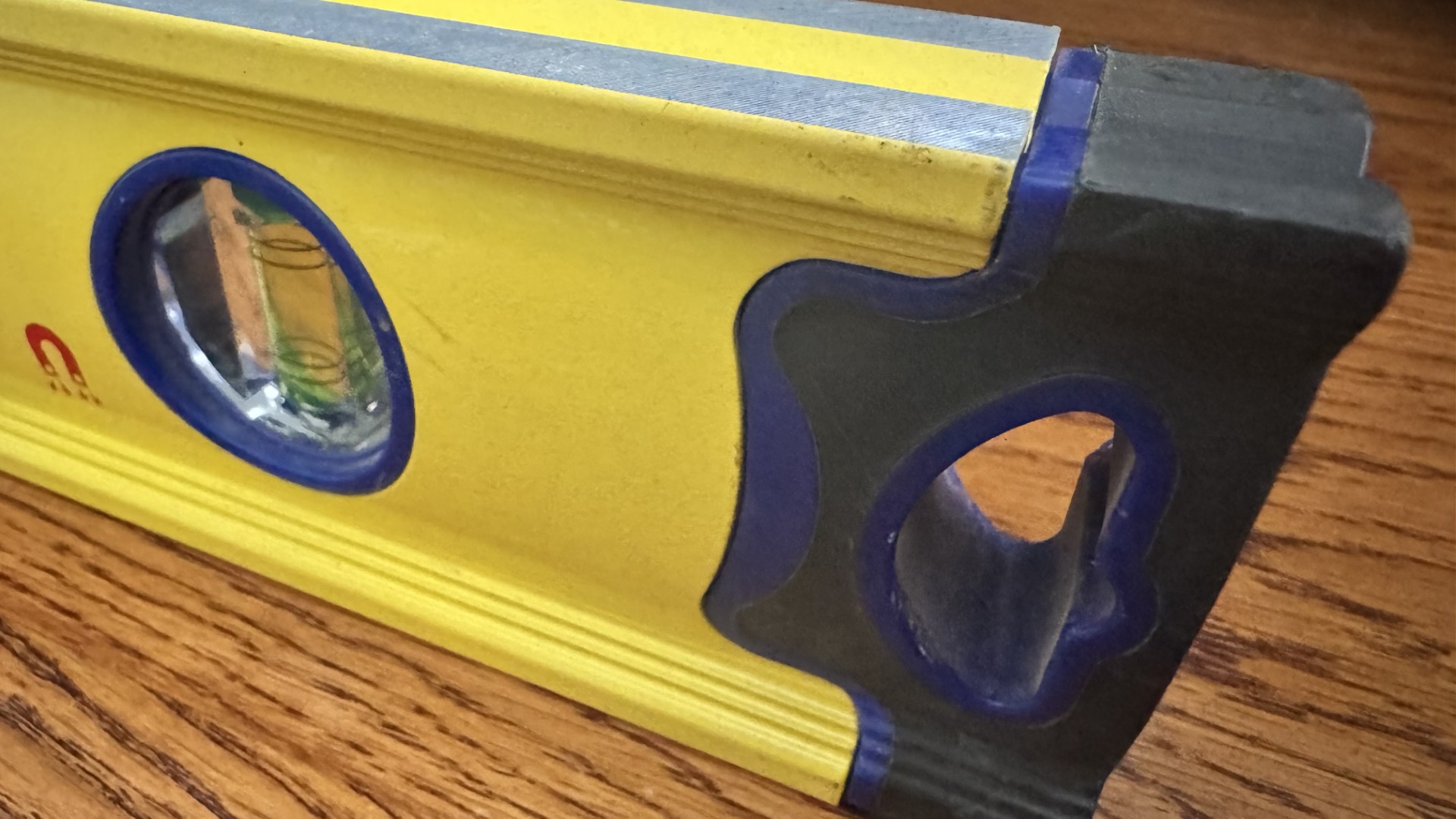 thumbnail video image 2 of Swanson Tool Co 48" Aluminum Pro Grade Box Beam Level Pro Series, Model BBL480, 2 of 5