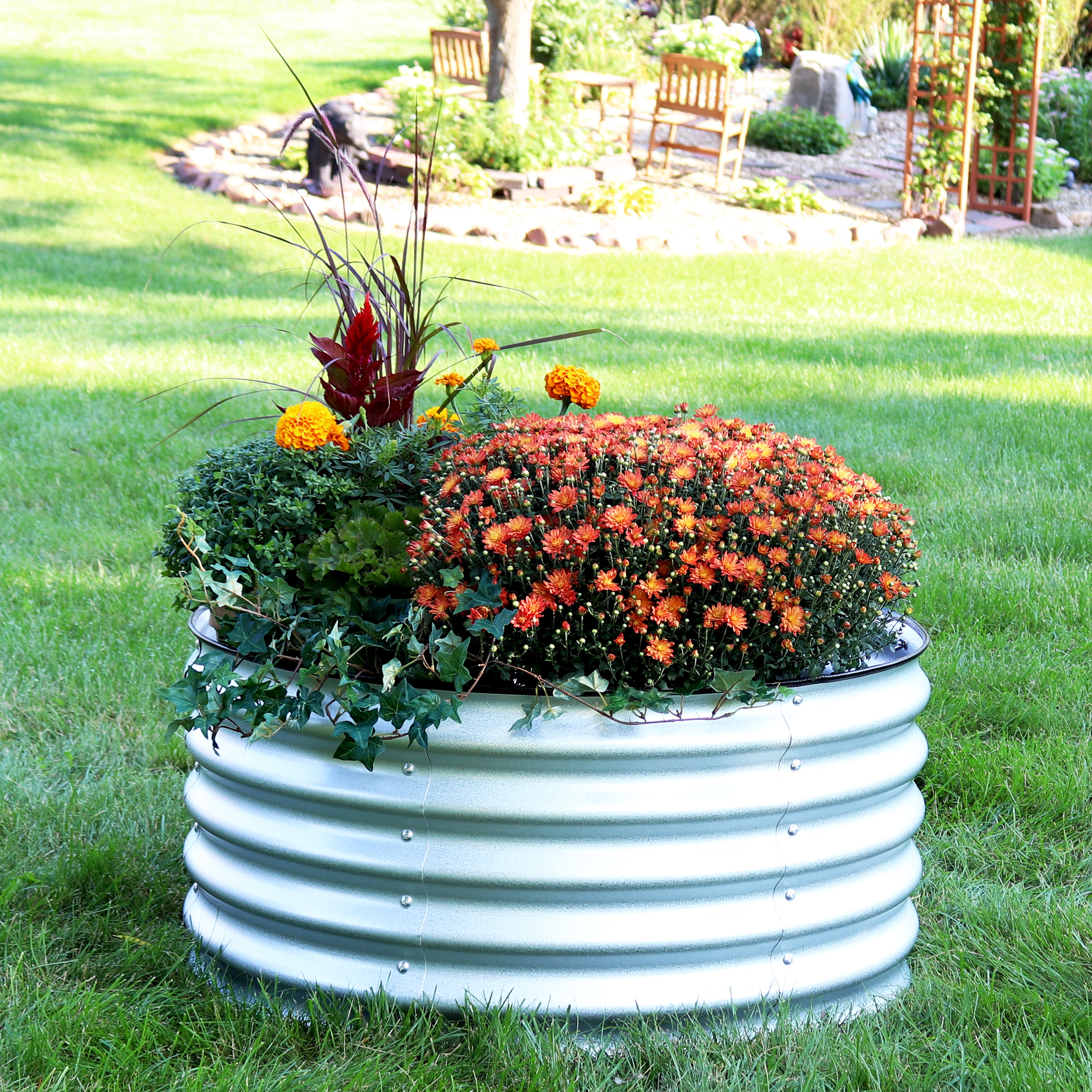 thumbnail video image 2 of Sunnydaze 35.5" x 35.5" x 17.25" Round Silver Galvalume Steel Outdoor Raised Garden Bed, 2 of 8