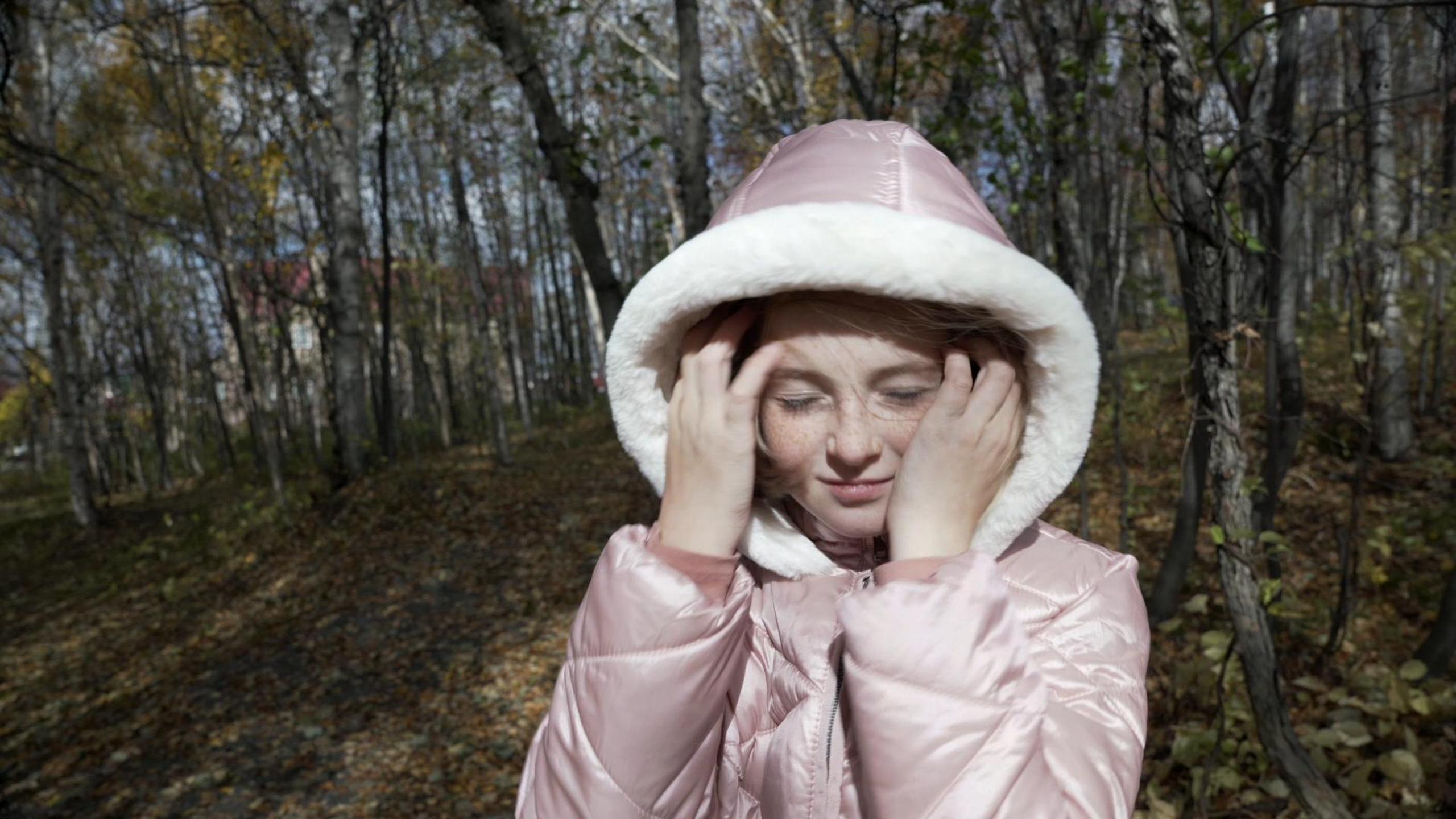 thumbnail video image 2 of SOLOCOTE Girls Winter Coats Hooded Sherpa Lined Lightweight Jacket Thick Warm Puffy Waterproof Windproof Cotton Shiny Jackets, 2 of 8