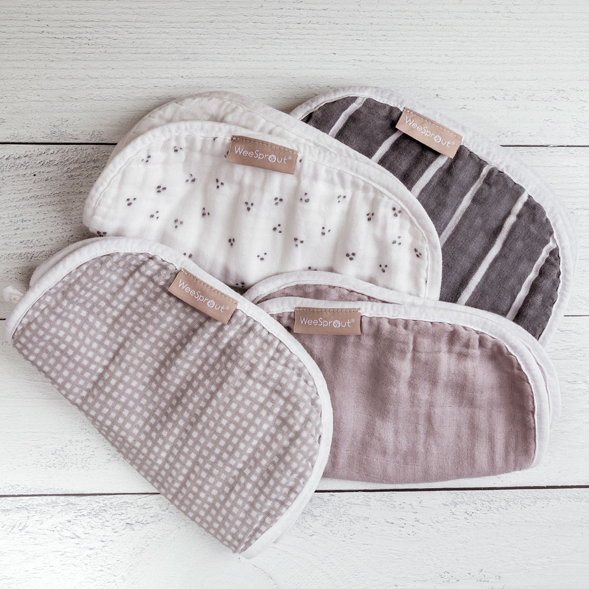 thumbnail video image 2 of WeeSprout Unisex Organic Towel Cotton Burp Cloths, Four Ultra-Absorbent Layers, Neutral, Set of 4, 2 of 8